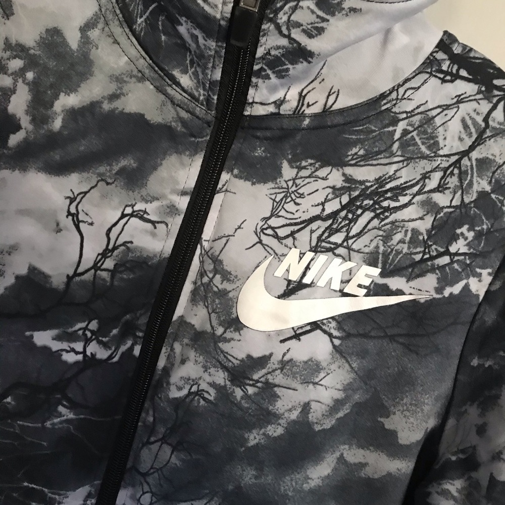 Nike track jacket - Picture 2 of 3